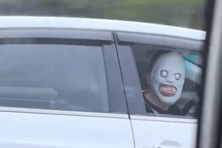 神户胜利船vs橫滨水手_高速公路“鬼脸”吓人不是恶作剧这么简单