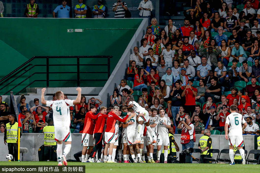 皇冠信用盘注册开户
_世预赛-C罗双响独享射手王索博绝平 葡萄牙2-2匈牙利