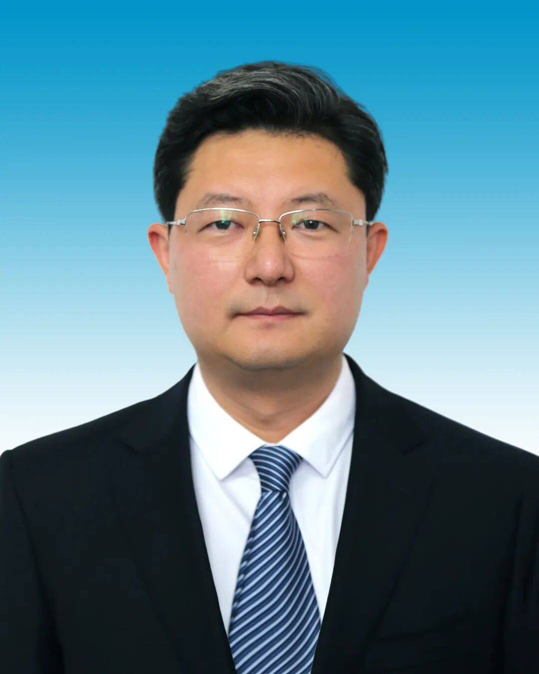 皇冠信用网代理
_生于1985年皇冠信用网代理
,赵鲁主动投案