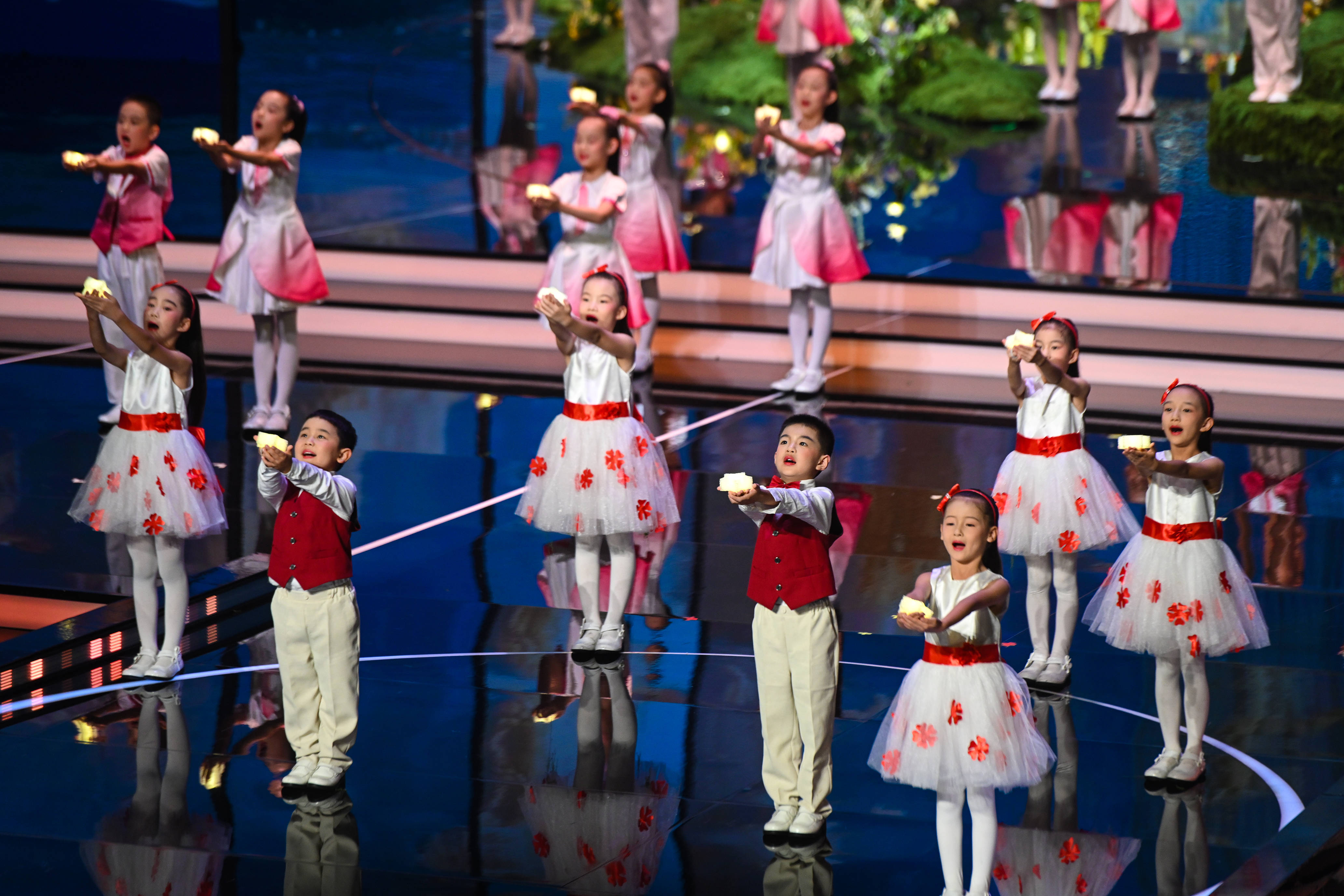 皇冠信用网正网
_2025年中国金鸡百花电影节开幕