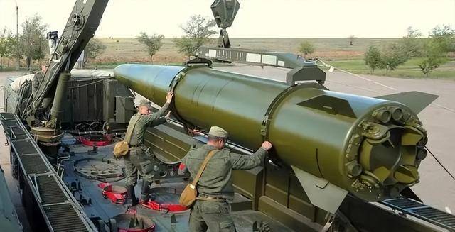 皇冠信用网会员
_比伊朗还快！260公里射程碾压全球皇冠信用网会员
，阿塞拜疆用红旗-9BE和枭龙，撕破美俄垄断！