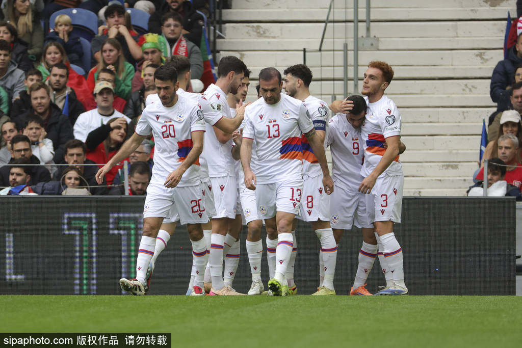 皇冠信用网开户
_直通世界杯皇冠信用网开户
!世预赛-C罗停赛B费戴帽 葡萄牙9-1亚美尼亚