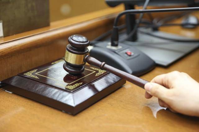 皇冠信用代理出租
_两死者均死于家中而非交通事故皇冠信用代理出租
，定损员伙同他人骗保120余万收54万“感谢费”，法院改判了