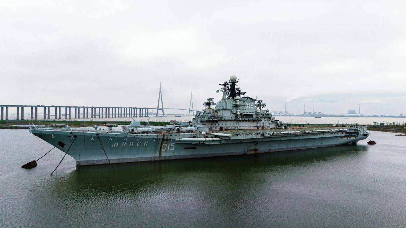 皇冠登3管理出租
_美媒:世界都被骗了皇冠登3管理出租
,中国偷偷打造10艘航母,8艘做好了战斗准备