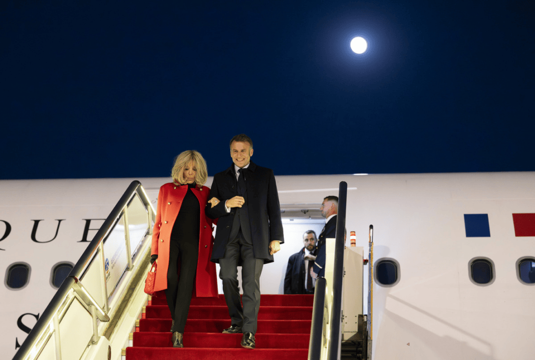 弗拉门戈足球
_马克龙抵京后发文：很高兴对中国进行第四次国事访问