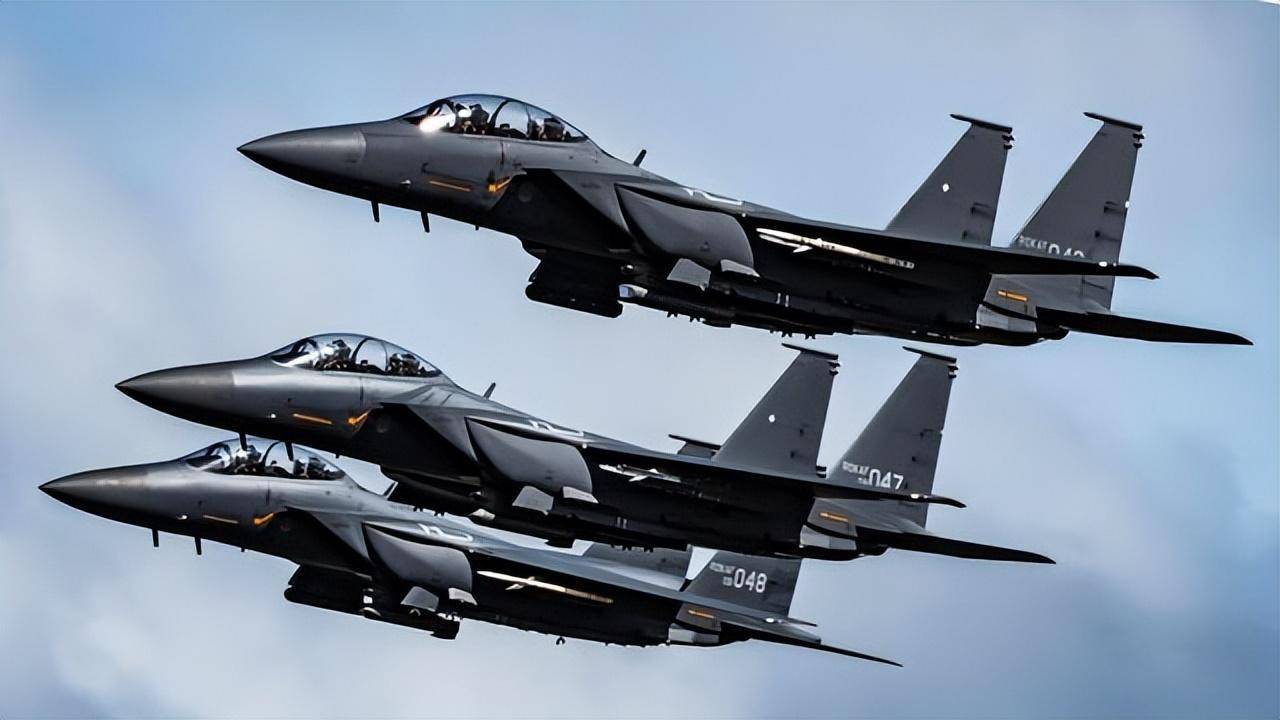 弗拉门戈足球
_霹雳-15配上预警机弗拉门戈足球
，歼-10出口朝鲜最佳时机，对美日韩最好的威慑