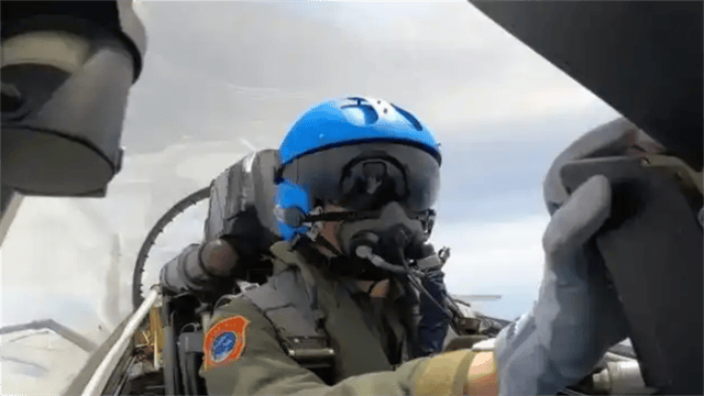 厄瓜多尔足球
_东海之上厄瓜多尔足球
，“不速之客”挂弹来袭！中国战机逼近百米对峙20分钟