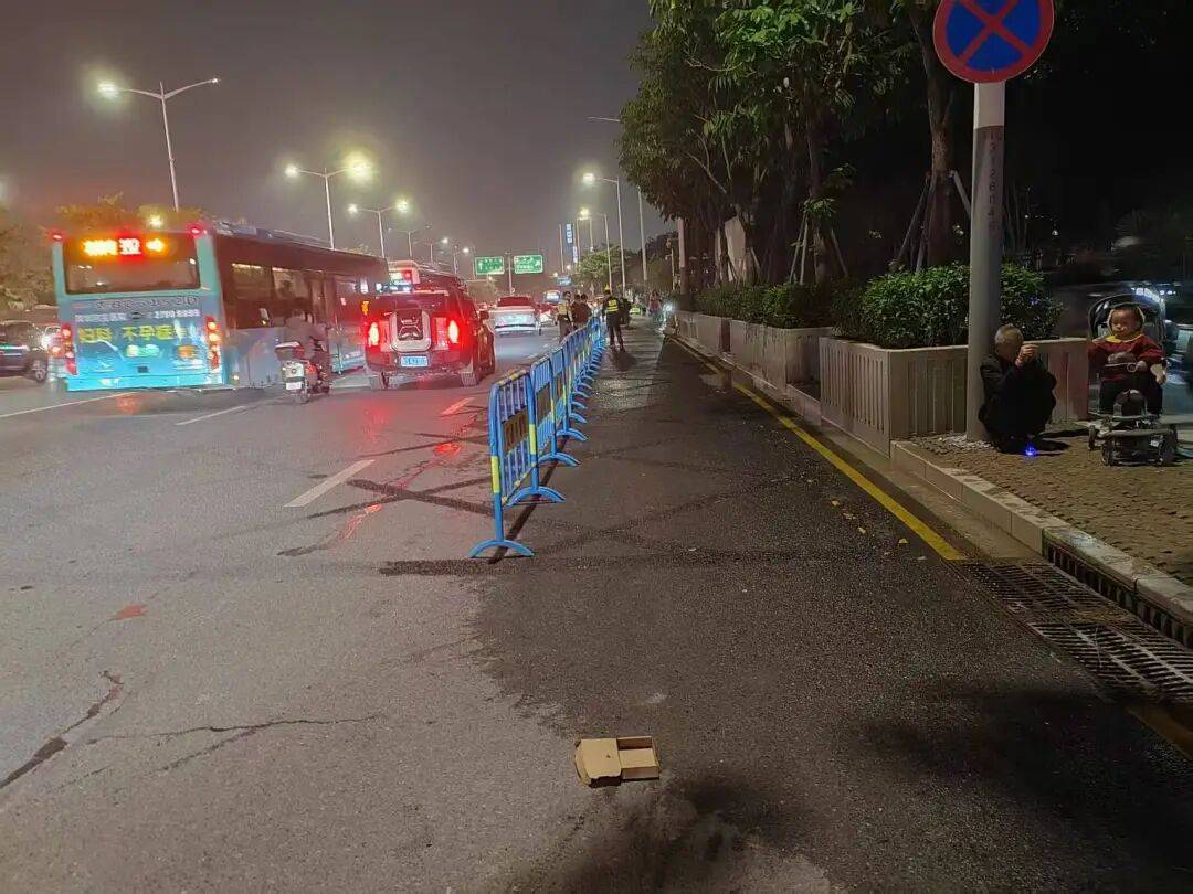 厄瓜多尔足球
_“等到车熄火”！深圳一主干道厄瓜多尔足球
，因封路导致拥堵！多部门研究疏解方案