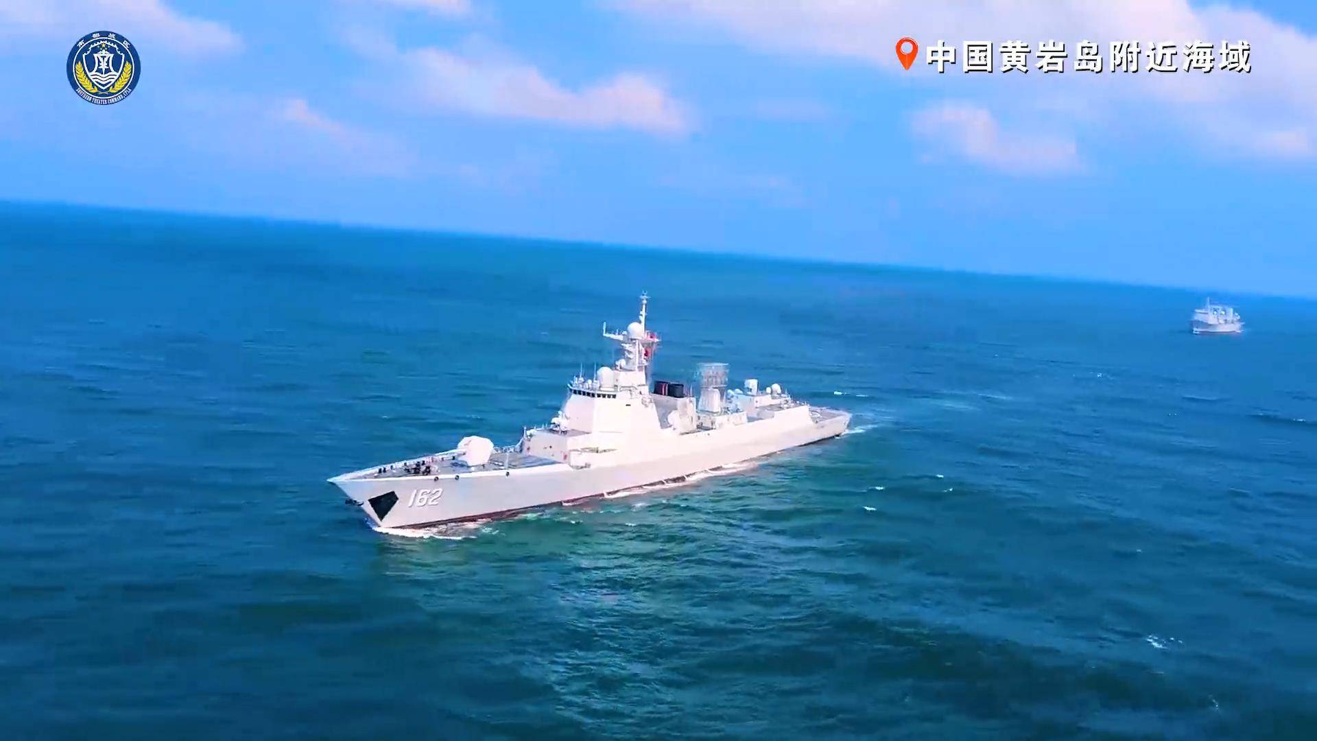 伊朗足球
_突发！菲律宾女记者拍摄到伊朗足球
，中国庞大舰队现身黄岩岛，与美舰对峙