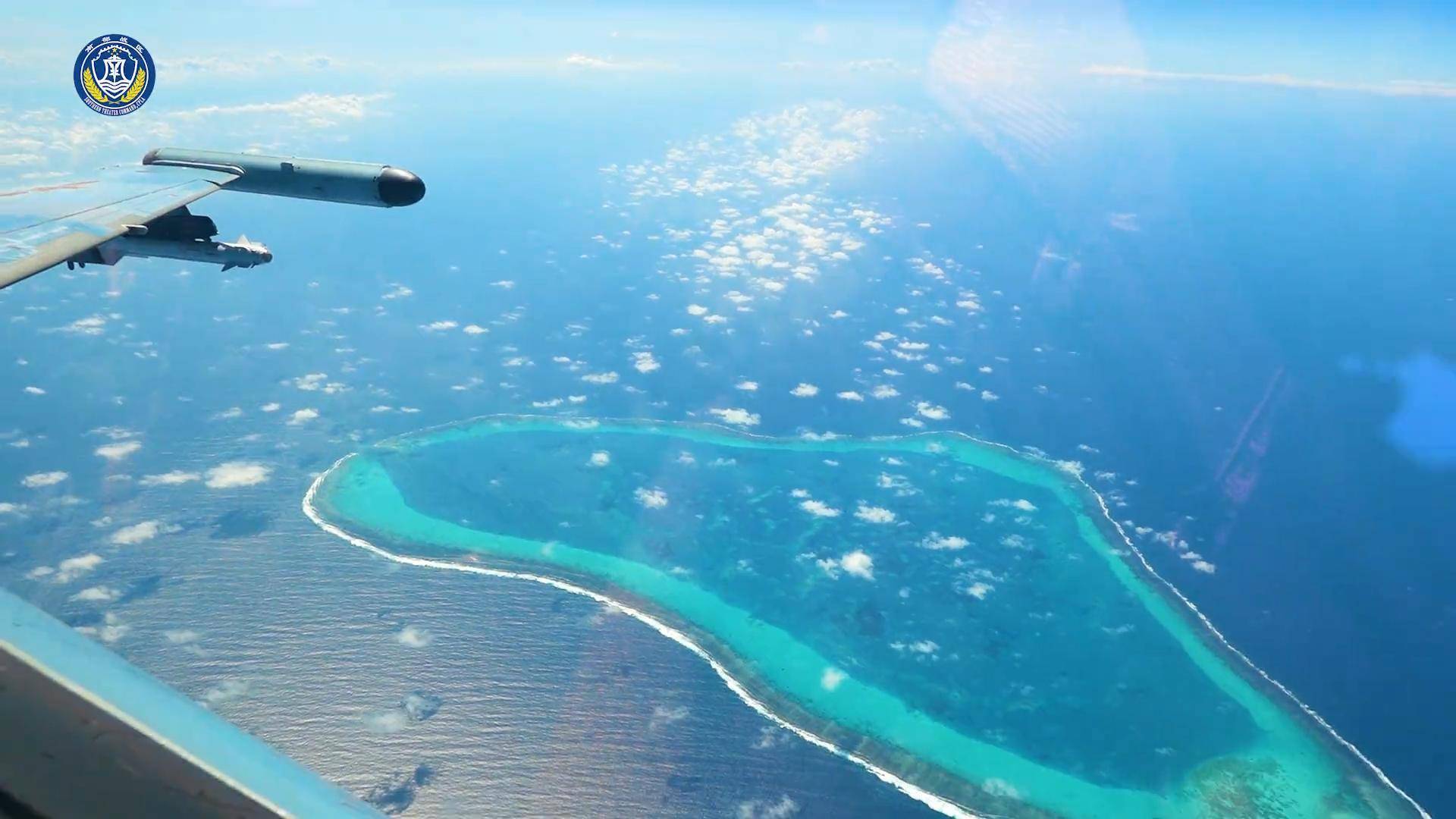 伊朗足球
_突发！菲律宾女记者拍摄到伊朗足球
，中国庞大舰队现身黄岩岛，与美舰对峙