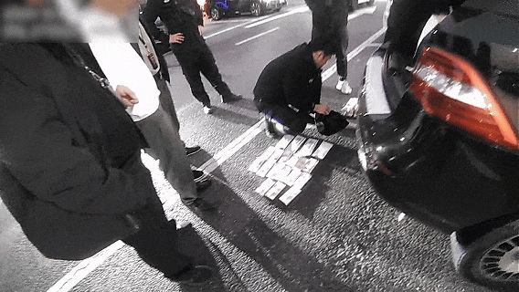 皇冠信用網出租代理
_上门取走19万元皇冠信用網出租代理
，杭州一西装革履“金融专员”被抓！在高速服务区被抓，车上塞满现金