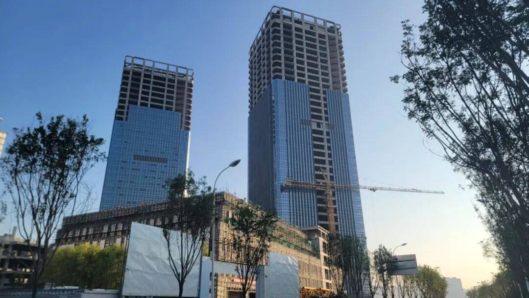 信用平台出租
_西安地标“双子塔”荒芜十年信用平台出租
，7.48亿起拍