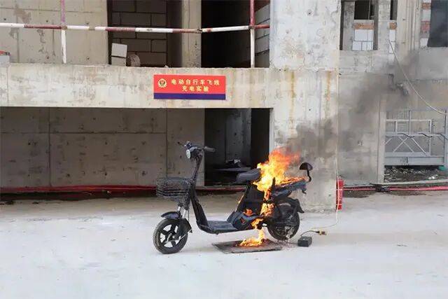 皇冠体育App下载
_集中曝光皇冠体育App下载
！郑州市2025年11月共发生13起电动自行车火灾！