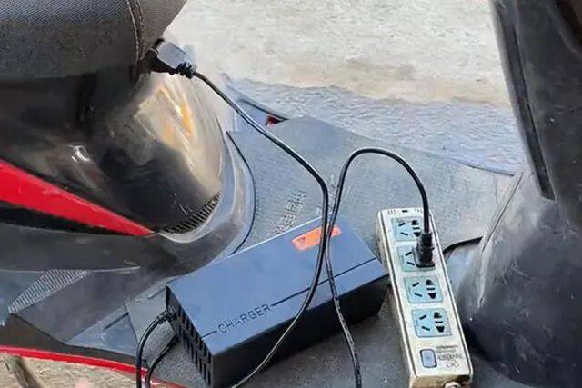 皇冠体育App下载
_集中曝光皇冠体育App下载
！郑州市2025年11月共发生13起电动自行车火灾！