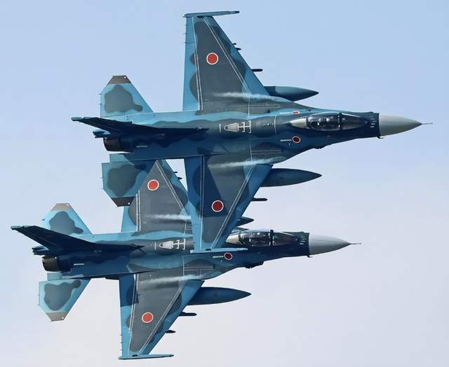 皇冠信用代理出租
_日本大机群挂48枚导弹模拟攻击辽宁舰皇冠信用代理出租
?上演“送人头”名场面