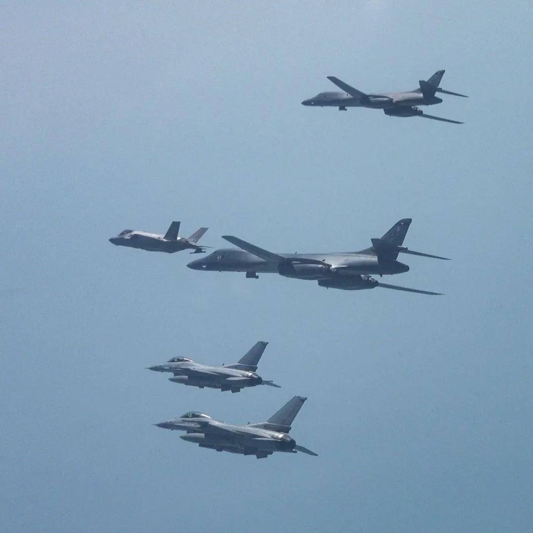 如何申请皇冠信用网
_美轰炸机来了如何申请皇冠信用网
,不许中国改变现状?遇上歼16,将重现猎火鸡名场面