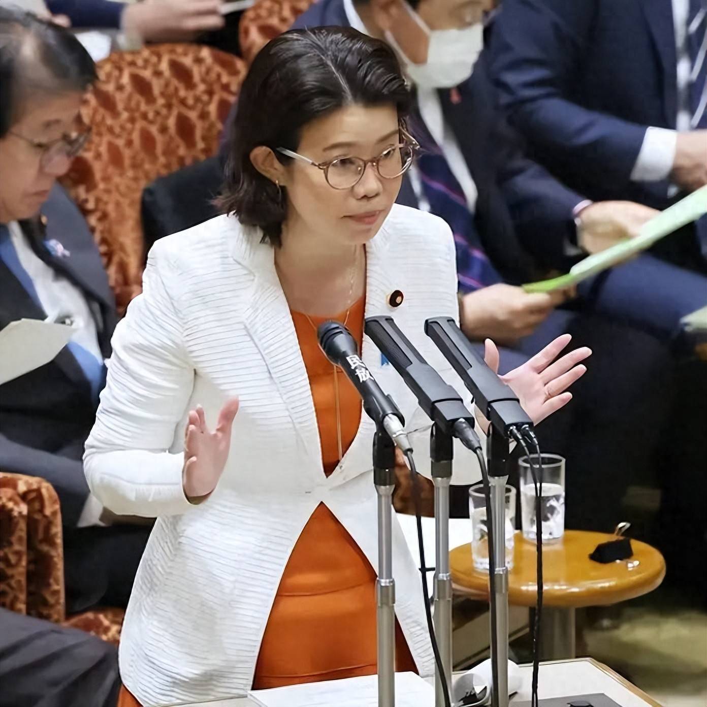 皇冠信用网出租代理
_日本副外相“删号跑路”皇冠信用网出租代理
!