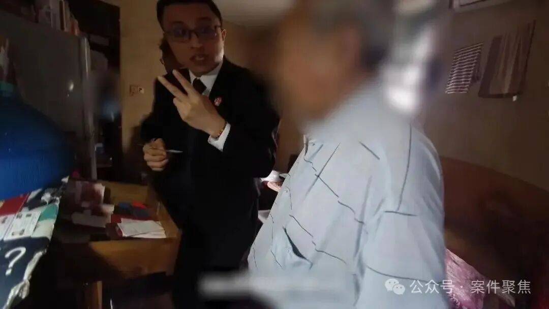 皇冠信用盘最高占成
_上海阿姨每天躺百万元现金上睡觉皇冠信用盘最高占成
!房子被查、两次被拘就是不肯还钱