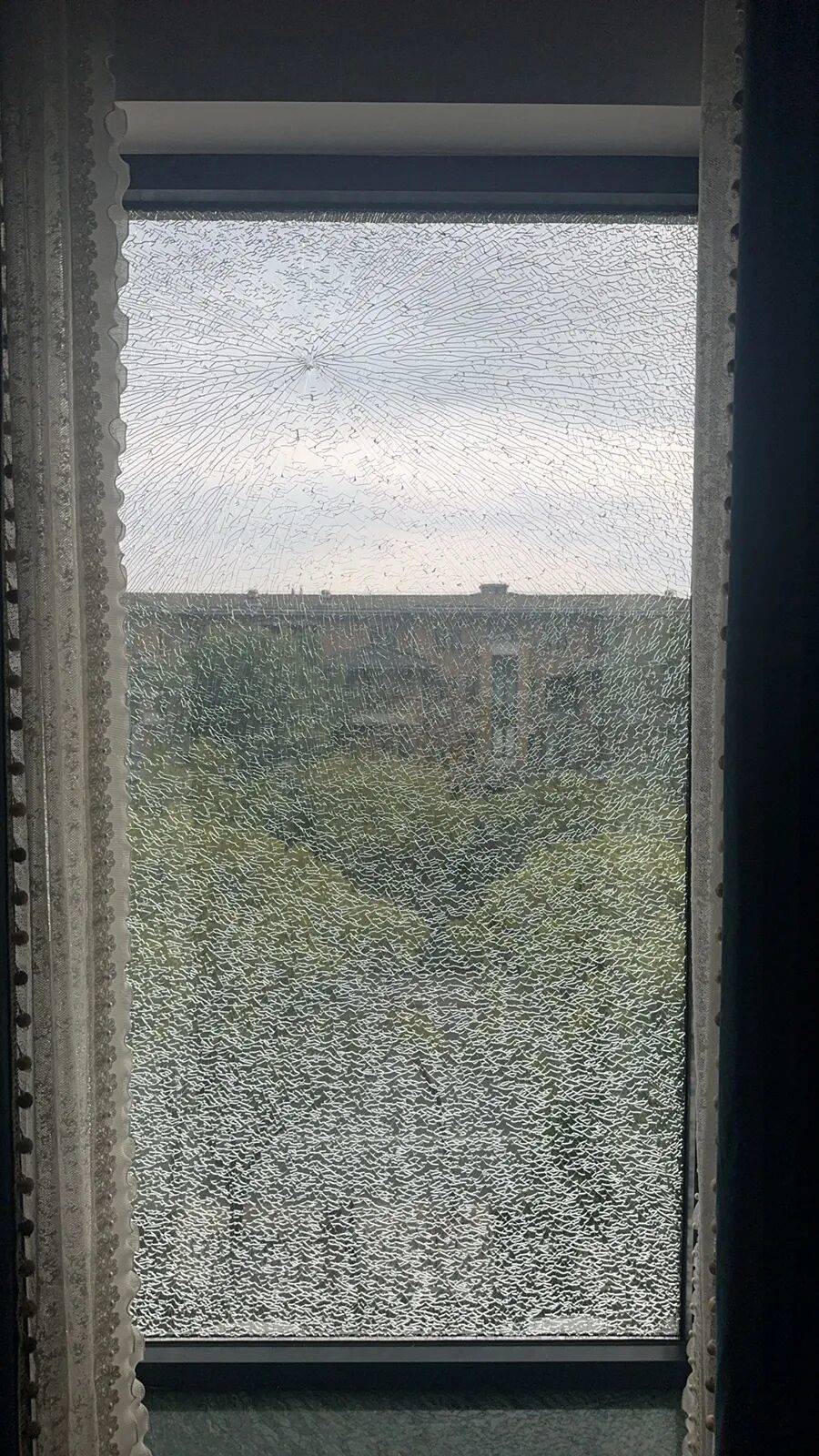 皇冠足球管理平台出租_上海警方：一男子为图好玩皇冠足球管理平台出租，多次严重威胁居民人身财产安全，已刑拘