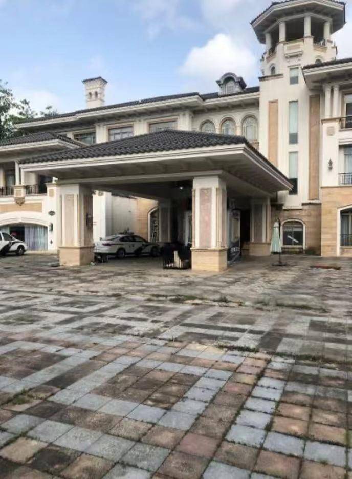 welcome皇冠注册_估值2亿元别墅6673万元起拍没人要welcome皇冠注册，该别墅系“中科创系”案件涉案资产