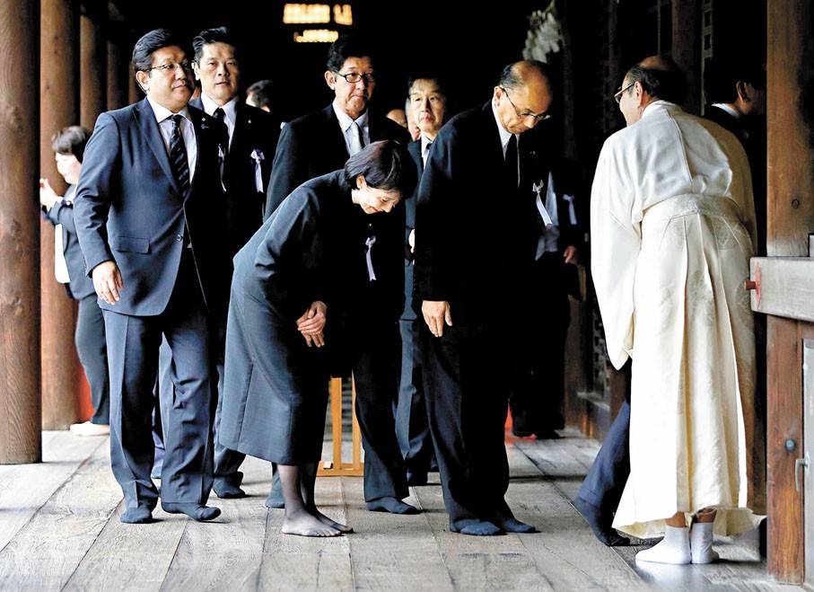 世界杯皇冠信用网平台_高市早苗没去参拜靖国神社世界杯皇冠信用网平台，晚上出现在东京的酒吧，中国双航母提前就位，信号明确！