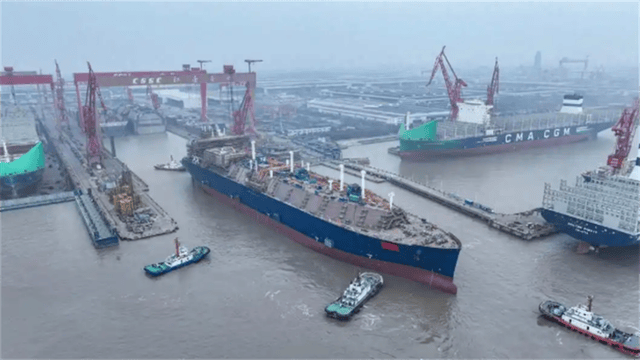 皇冠登3管理出租_比福建舰还大!4艘万吨巨船同时出坞皇冠登3管理出租,美这才明白,输给中国了