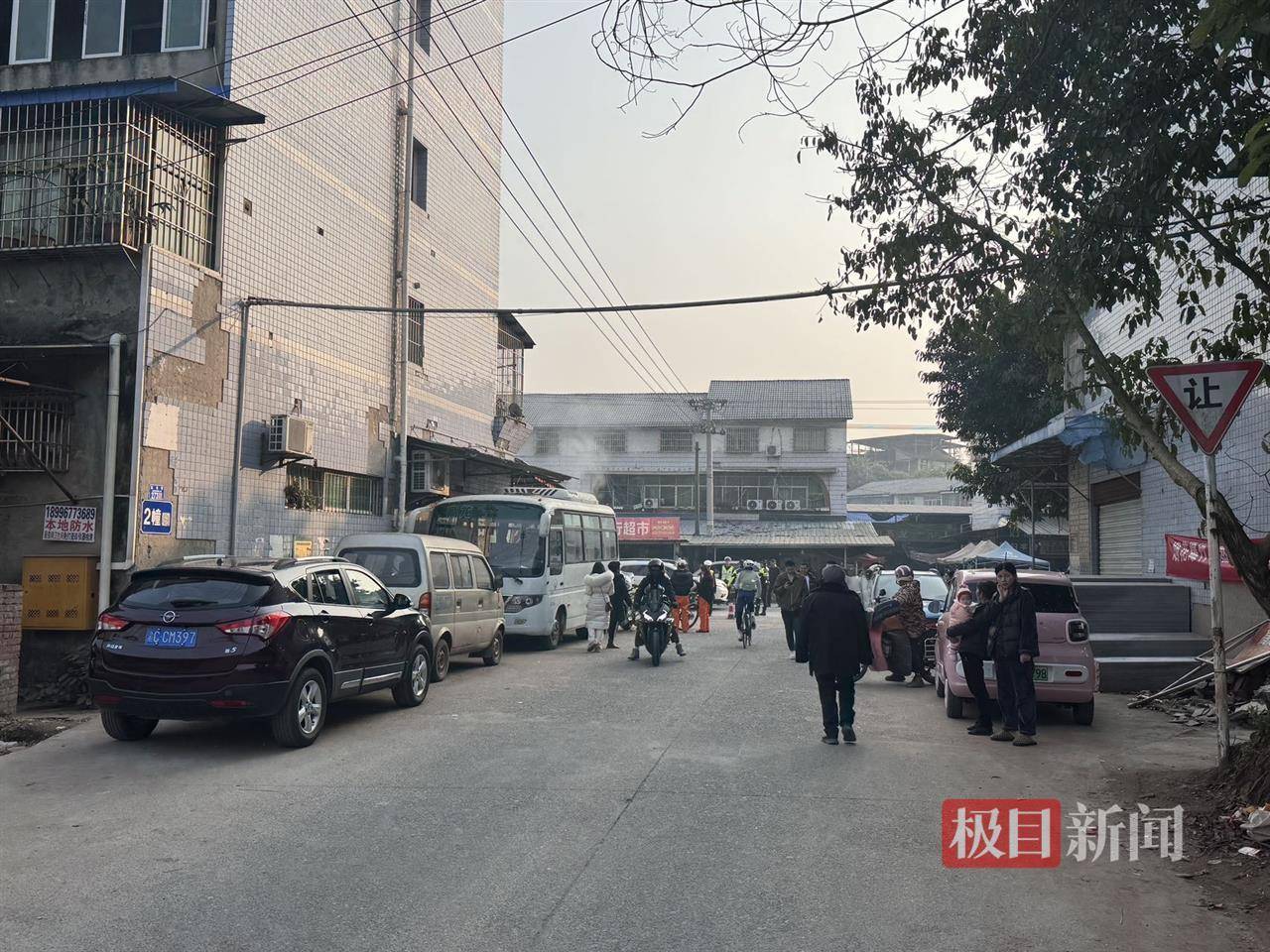 皇冠电话多少
_实探“千人帮忙杀猪”的合川庆福村:热闹如5A级景区皇冠电话多少
,车流堵到5公里外,有网友骑摩托接人进村