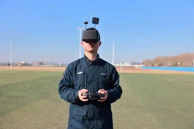 皇冠信用网_和美军差距很大皇冠信用网？官媒：无人机首次引导054B舰炮对陆攻击