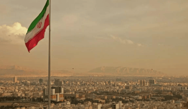 体育皇冠信用网_局势彻底失控!伊朗警告2小时后体育皇冠信用网,全球最大天然气基地遭导弹猛轰!