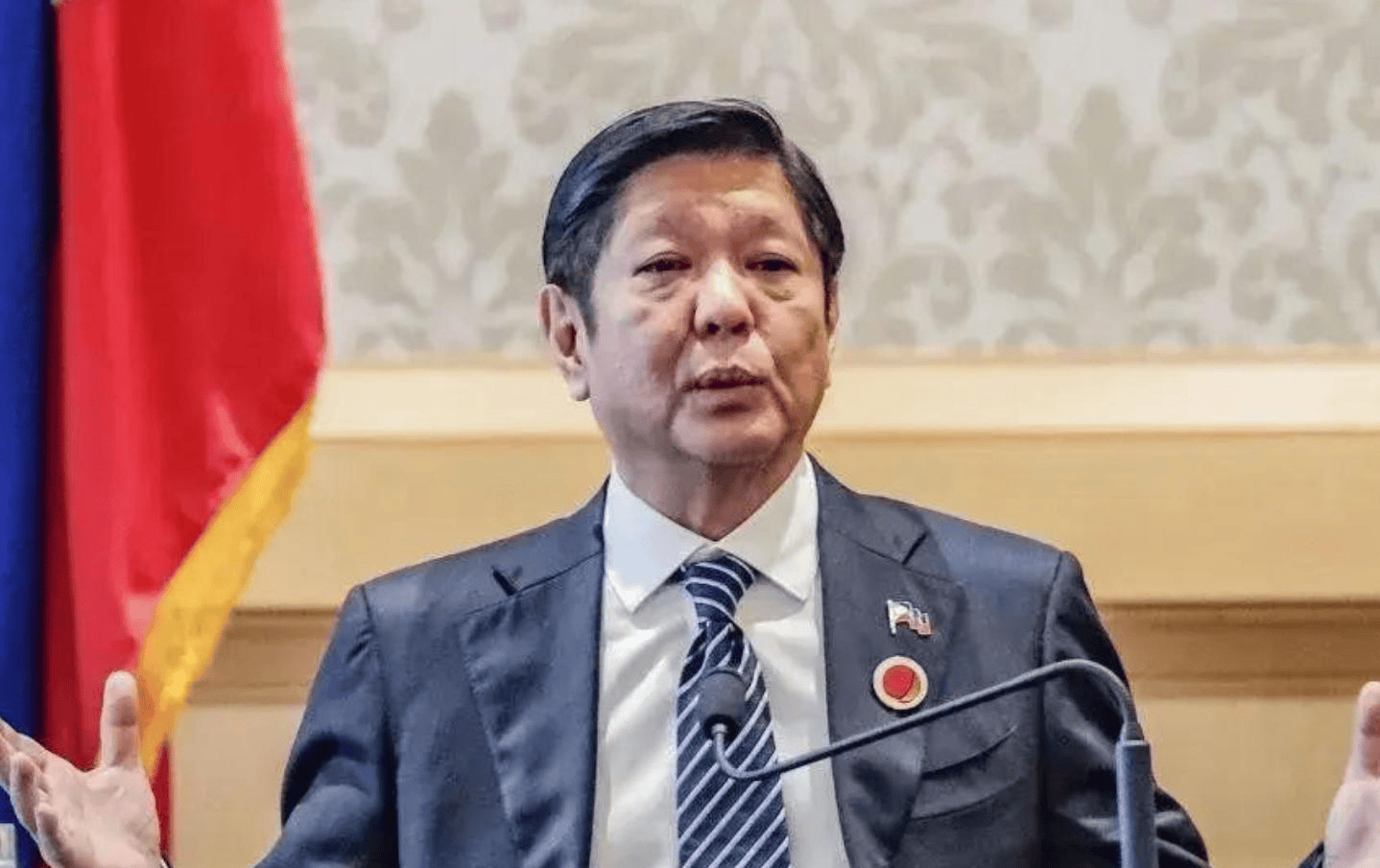 皇冠信用网正网_全面谈崩后皇冠信用网正网，菲不要中国贷款，马科斯出席金砖峰会，握紧莫迪的手