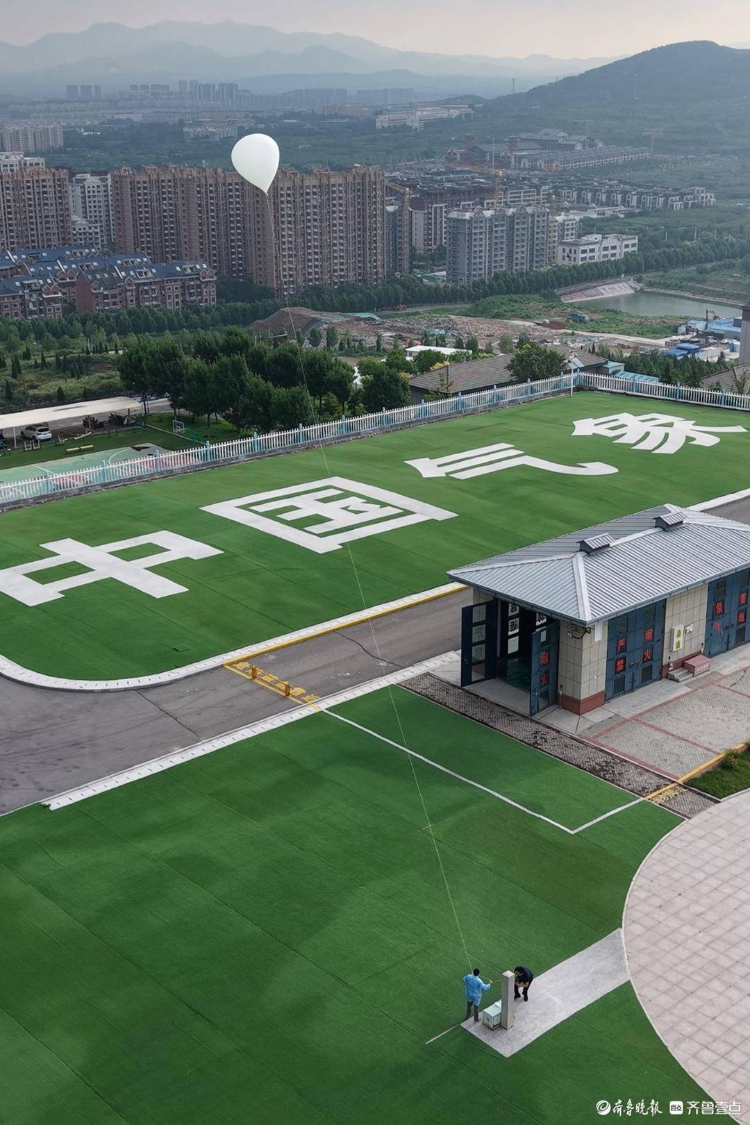 世界杯足球平台代理_拾光|几十年如一日世界杯足球平台代理，他准点放气球高空测天气